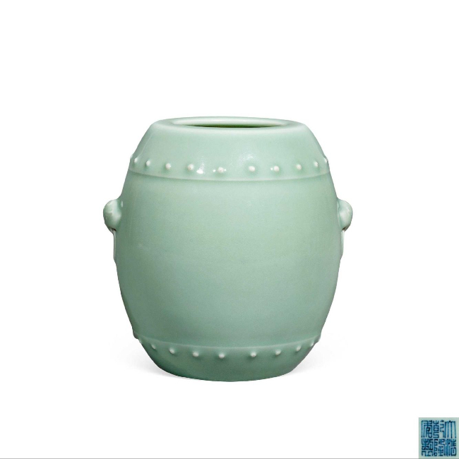 豆青釉鼓钉罐