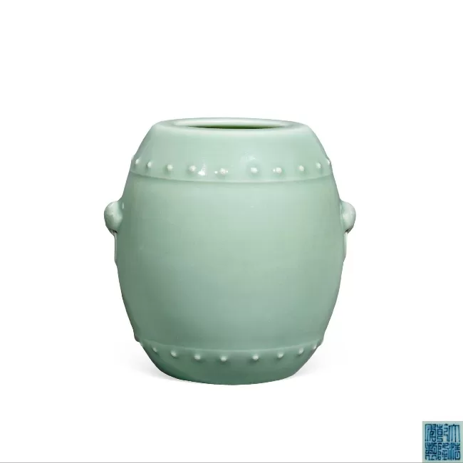 豆青釉鼓钉罐