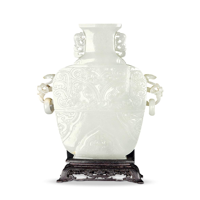 白玉兽面纹双耳瓶