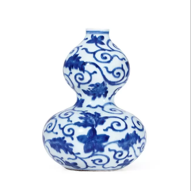 青花缠枝花卉纹葫芦瓶